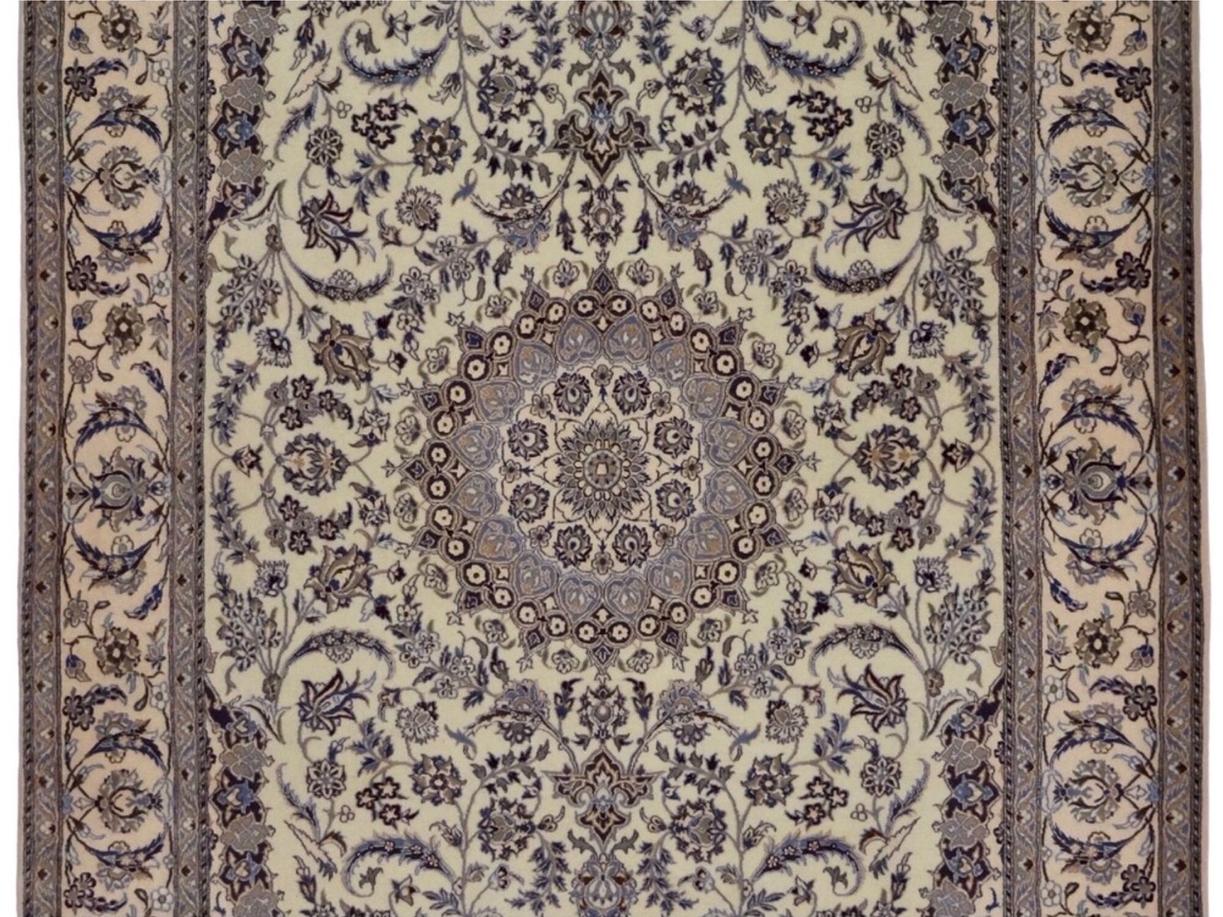 ペルシャ絨毯【ウール】リビングサイズ中　ナイン産　153×245(cm)　¥1,100,000(税込)