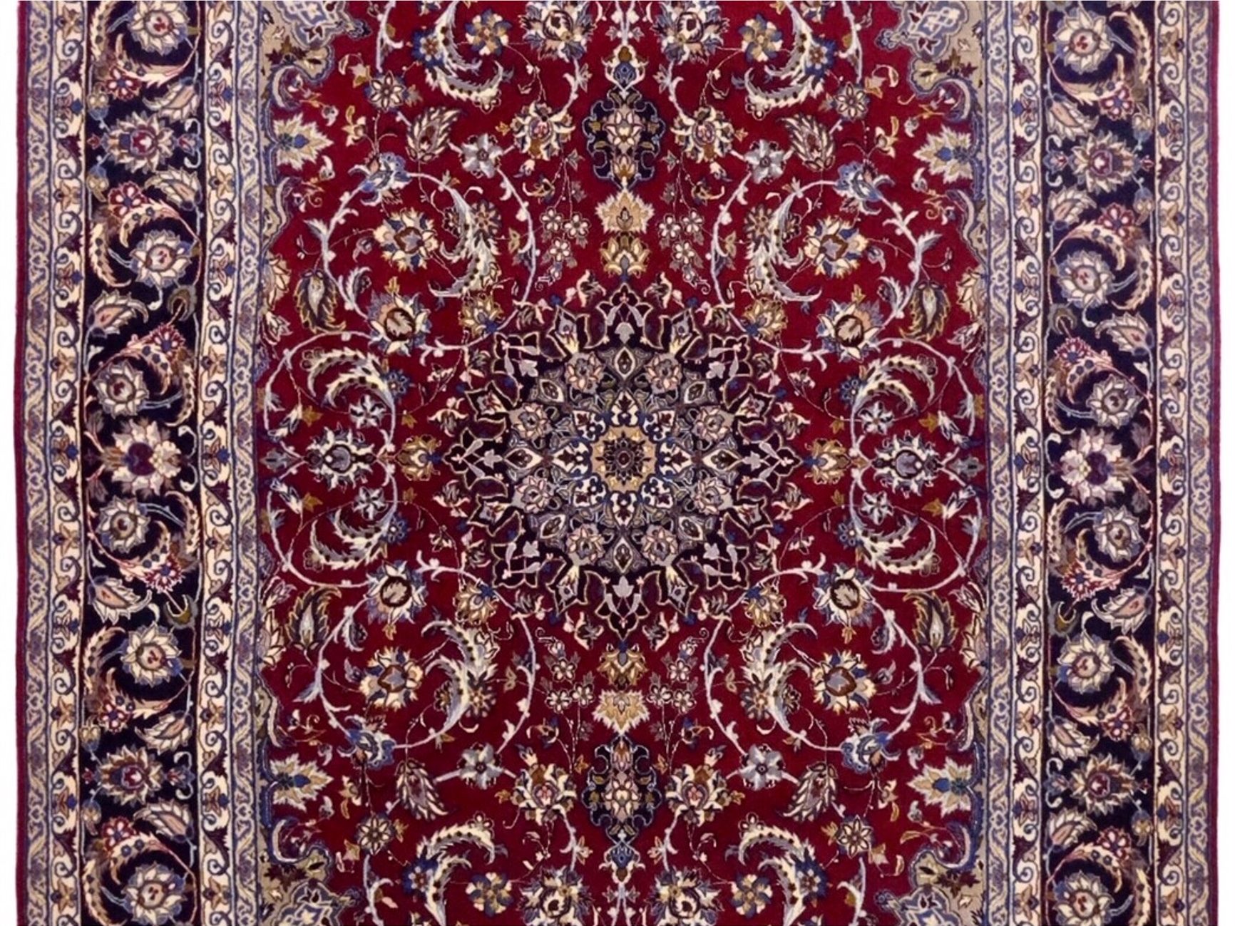 ペルシャ絨毯【ウール】リビングサイズ中　イスファハン産　152×243(cm)　¥1,870,000(税込)