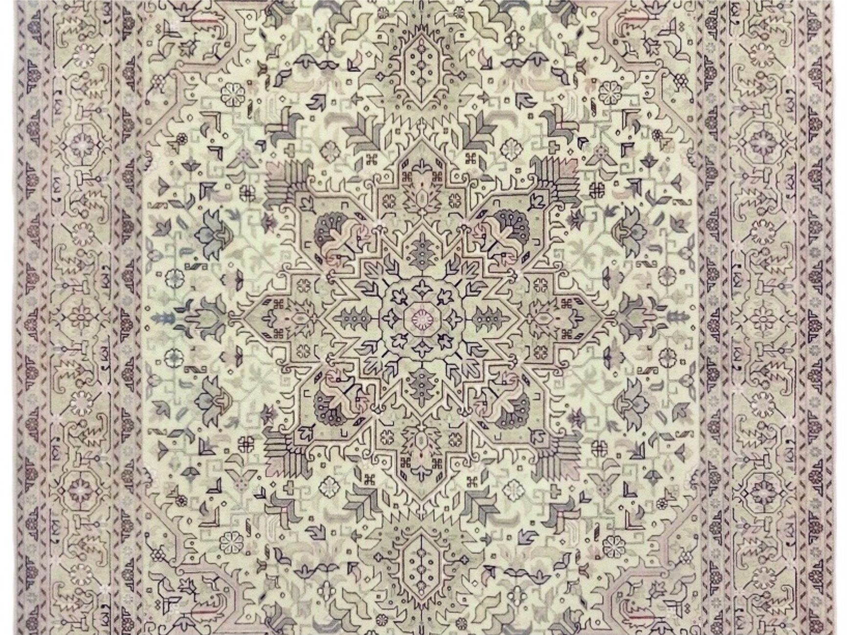 ペルシャ絨毯【ウール】リビングサイズ小　タブリーズ産　149×207(cm)　¥880,000(税込)